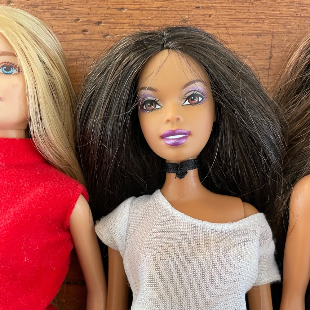 Stylish Barbie Dolls 'Going Out Tonight' Four Pack - Picture 7 of 12
